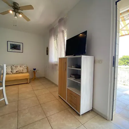 Apartments Lumbarda Beach 룸바르다