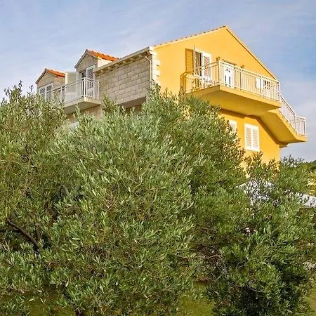 아파트 Apartments Lumbarda Beach 룸바르다