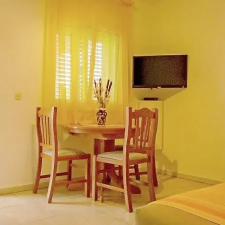 Apartments Lumbarda Beach 아파트 *