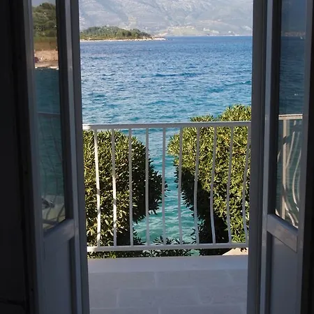 Apartments Lumbarda Beach 아파트 *