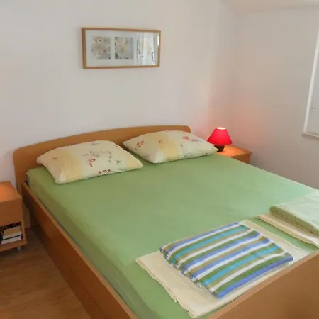 아파트 Apartments Lumbarda Beach 룸바르다