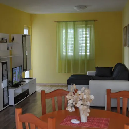 아파트 Apartments Lumbarda Beach