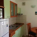 Apartments Lumbarda Beach *