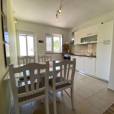 Apartments Lumbarda Beach شقة لومباردا