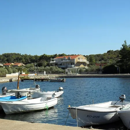 Apartments Lumbarda Beach شقة لومباردا