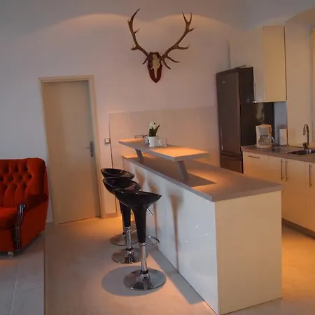 Apartments Lumbarda Beach شقة