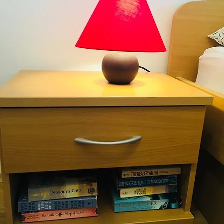 Apartments Lumbarda Beach شقة *