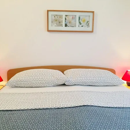 Apartments Lumbarda Beach شقة لومباردا