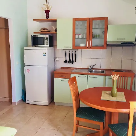 Apartments Lumbarda Beach شقة لومباردا