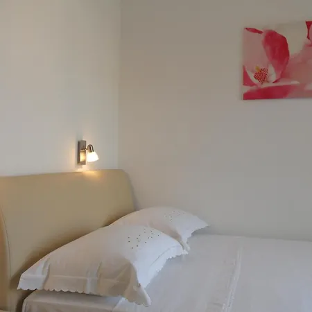 Apartments Lumbarda Beach