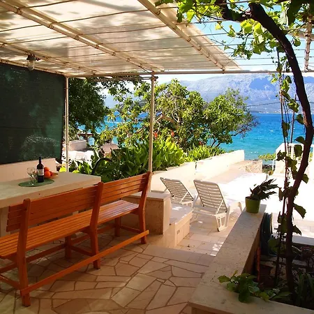 شقة Apartments Lumbarda Beach *