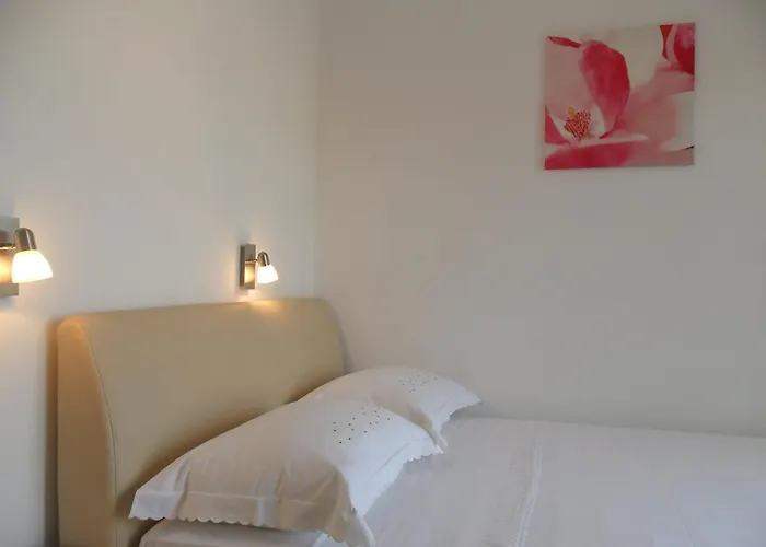 Apartments Lumbarda Beach